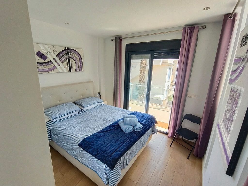 Casa de 2 habitaciones en La Zenia en alquiler con piscina garaje - 1.450 € (Ref: 10104266)