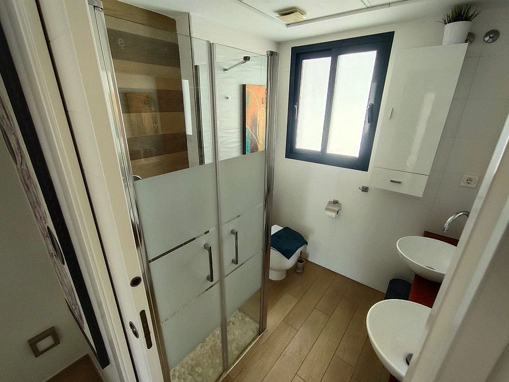 Casa de 2 habitaciones en La Zenia en alquiler con piscina garaje - 1.450 € (Ref: 10104266)