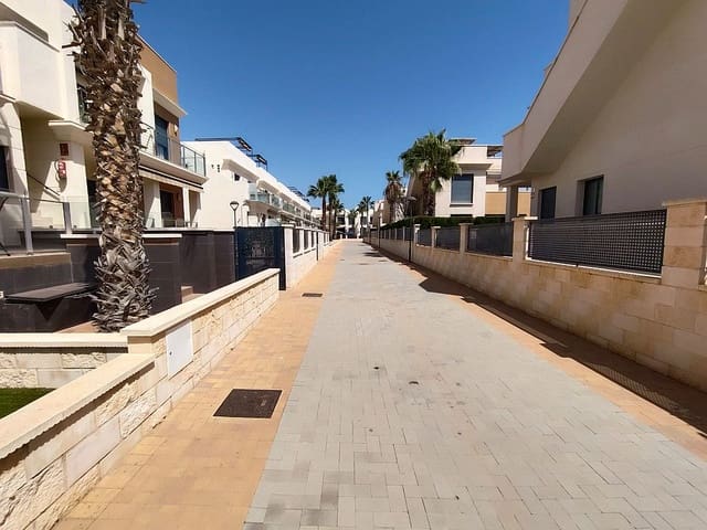 Casa de 2 habitaciones en La Zenia, Orihuela en alquiler con piscina garaje - 1.450 € (Ref: 10104266)