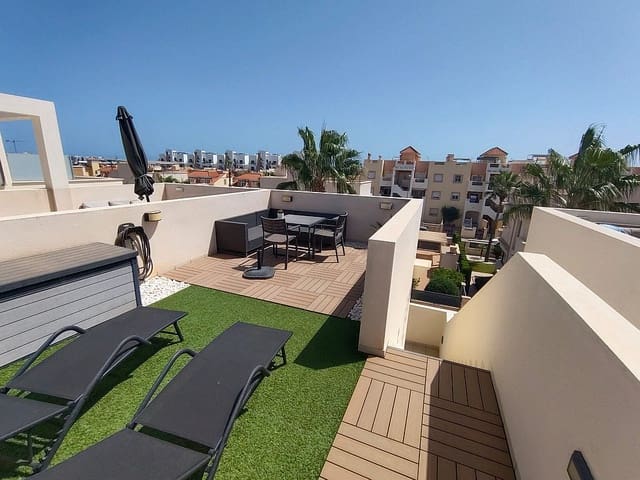 Casa de 2 habitaciones en La Zenia, Orihuela en alquiler con piscina garaje - 1.450 € (Ref: 10104266)