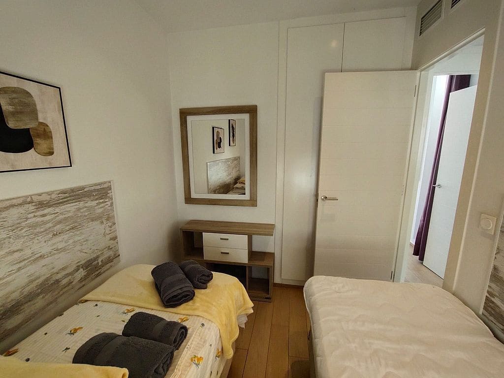 Casa de 2 habitaciones en La Zenia en alquiler con piscina garaje - 1.450 € (Ref: 10104266)