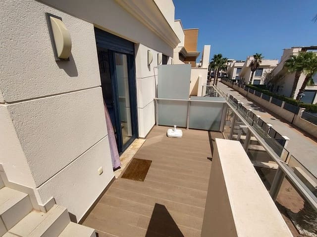 Casa de 2 habitaciones en La Zenia, Orihuela en alquiler con piscina garaje - 1.450 € (Ref: 10104266)