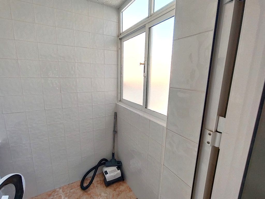 2 bedroom Apartment for rent in Punta Prima with pool garage - € 850 (Ref: 10113414)