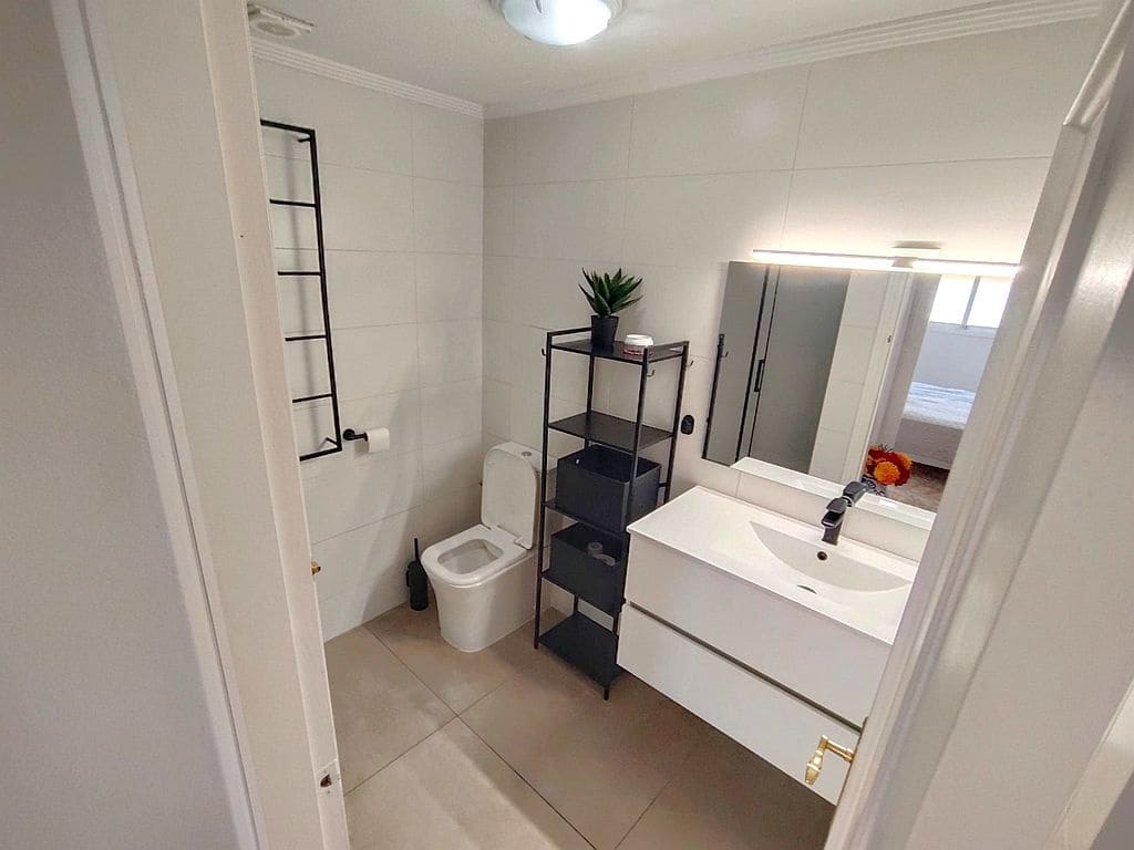 2 bedroom Apartment for rent in Punta Prima with pool garage - € 850 (Ref: 10113414)