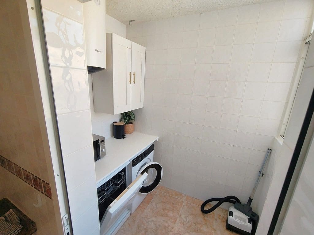 2 bedroom Apartment for rent in Punta Prima with pool garage - € 850 (Ref: 10113414)