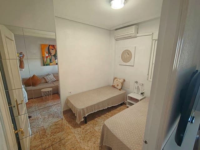 2 makuuhuone Huoneisto vuokrattavana paikassa Punta Prima, Torrevieja mukana uima-altaan 
autotalli - 850 € (Ref: 10113414)