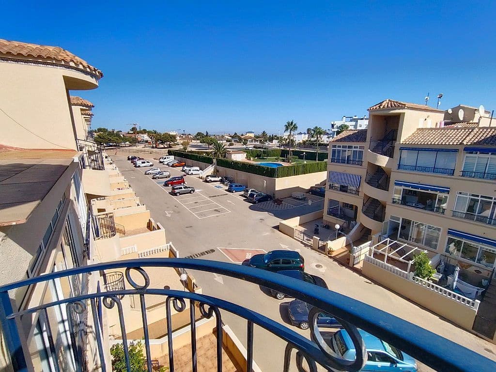2 bedroom Apartment for rent in Punta Prima with pool garage - € 850 (Ref: 10113414)