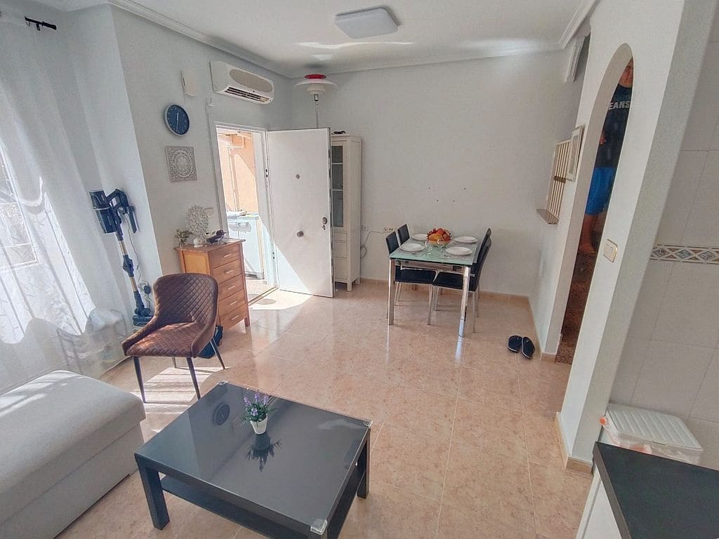 2 bedroom Townhouse for rent in Orihuela Costa - € 850 (Ref: 10113417)