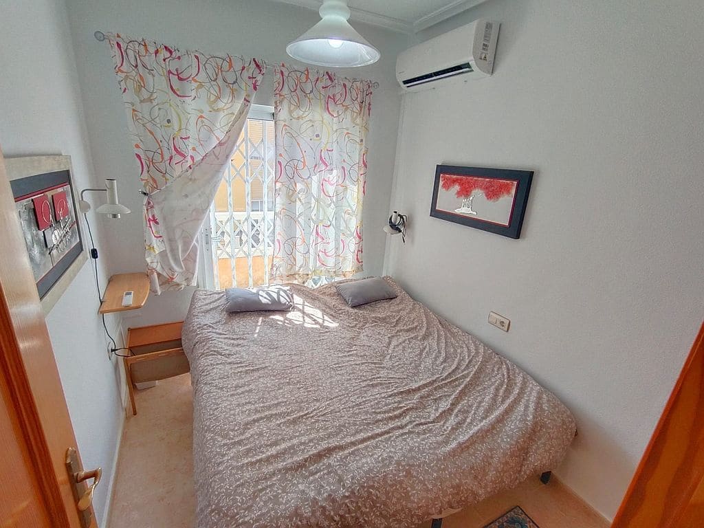 2 bedroom Townhouse for rent in Orihuela Costa - € 850 (Ref: 10113417)