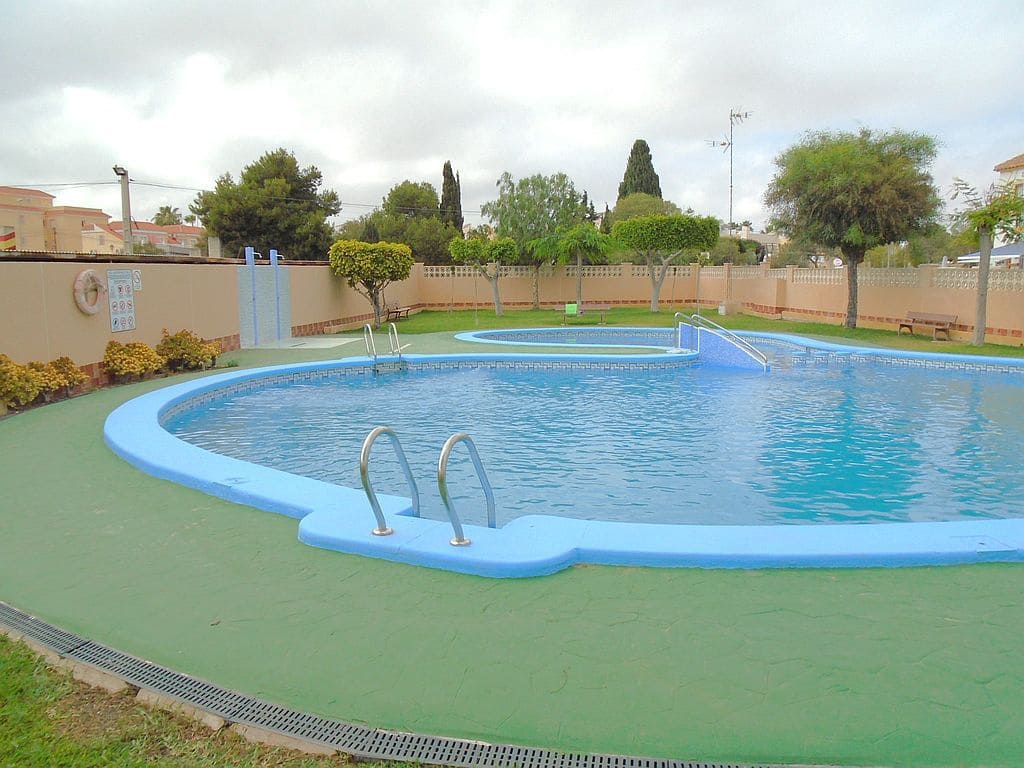 3 sypialnia Dom na sprzedaż w Playa Flamenca z basenem garażem - 299 000 € (Ref: 8355683)