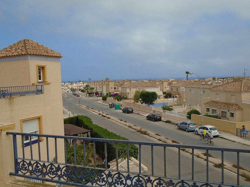 3 sypialnia Dom na sprzedaż w Playa Flamenca z basenem garażem - 299 000 € (Ref: 8355683)