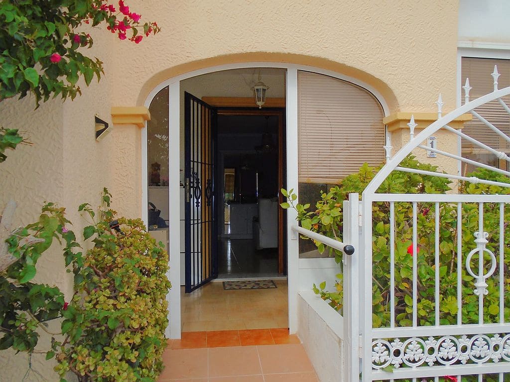 3 sypialnia Dom na sprzedaż w Playa Flamenca z basenem garażem - 299 000 € (Ref: 8355683)