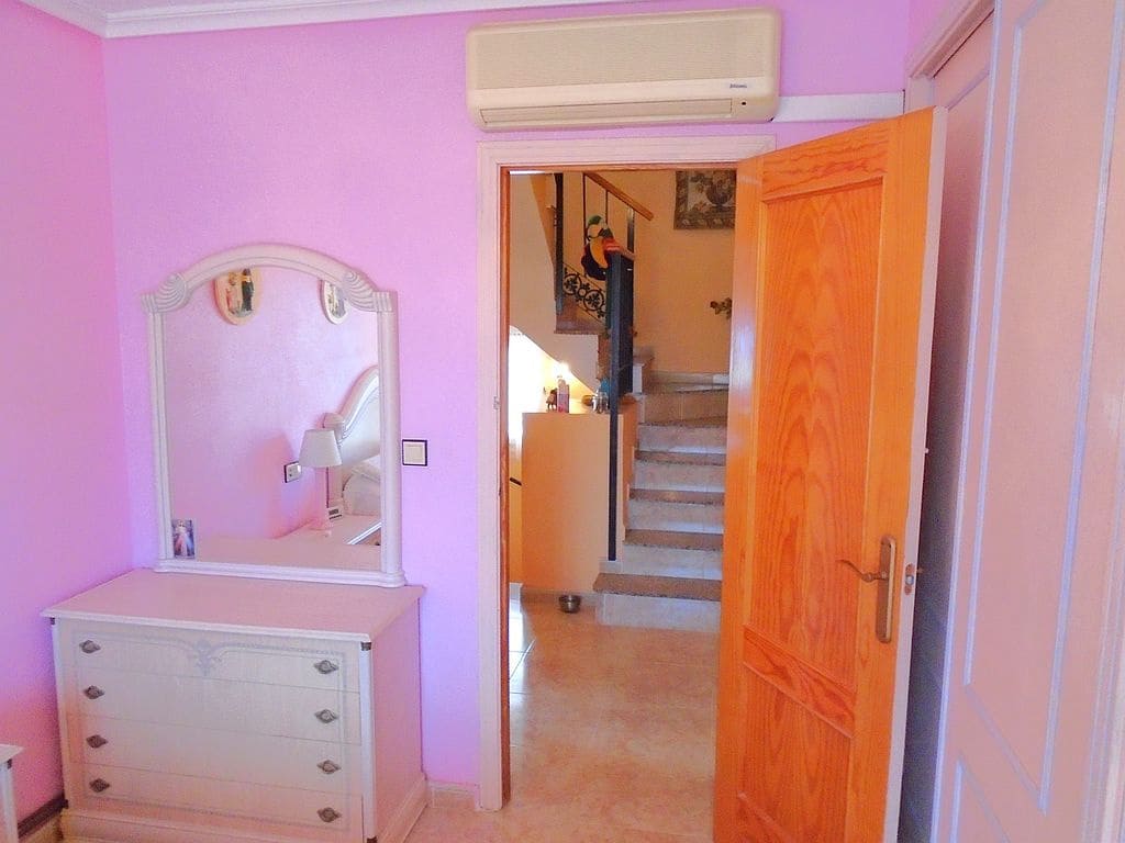 3 sypialnia Dom na sprzedaż w Playa Flamenca z basenem garażem - 299 000 € (Ref: 8355683)