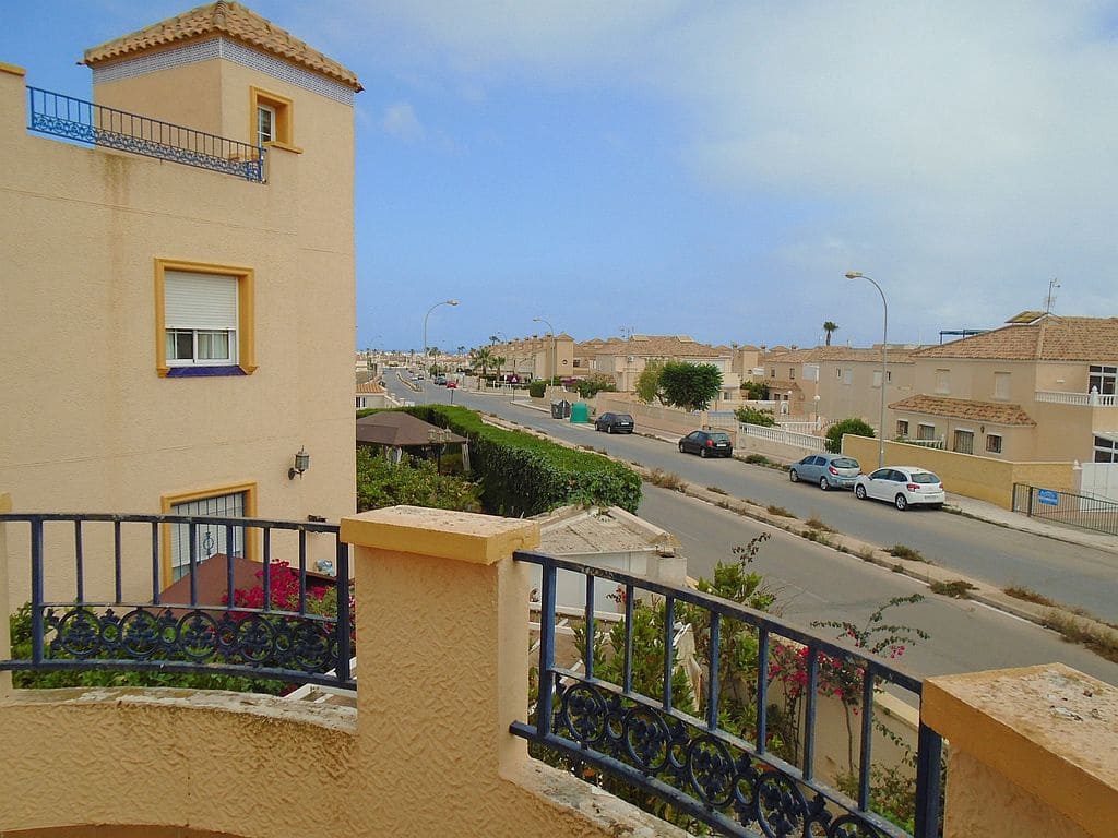 3 sypialnia Dom na sprzedaż w Playa Flamenca z basenem garażem - 299 000 € (Ref: 8355683)