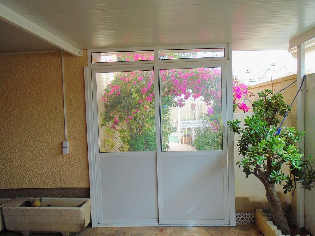 3 sypialnia Dom na sprzedaż w Playa Flamenca z basenem garażem - 299 000 € (Ref: 8355683)