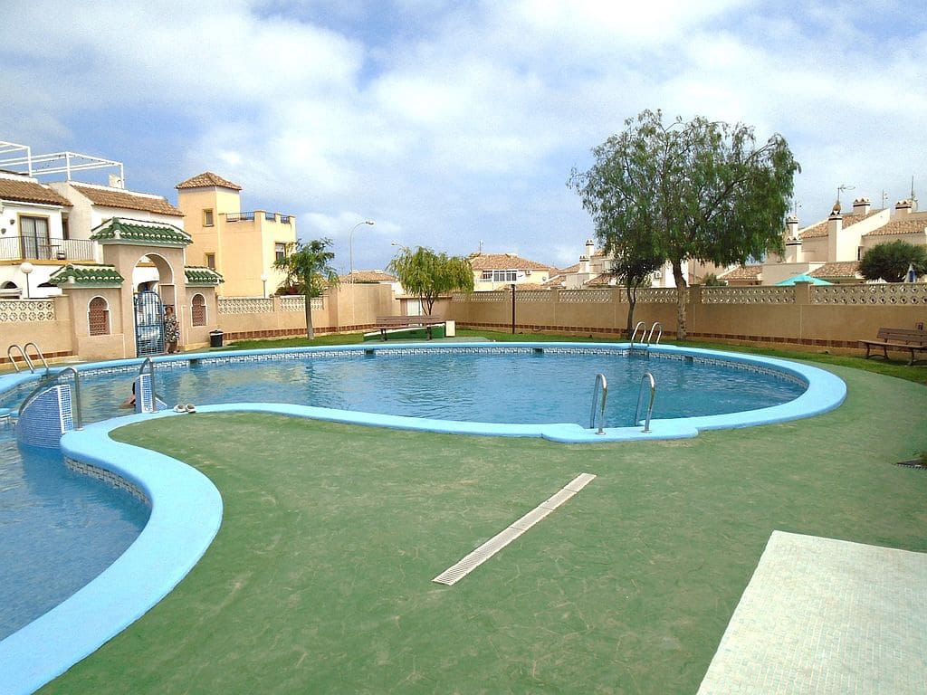 3 sypialnia Dom na sprzedaż w Playa Flamenca z basenem garażem - 299 000 € (Ref: 8355683)