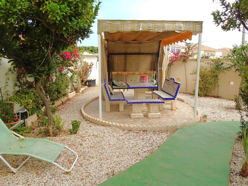 3 sypialnia Dom na sprzedaż w Playa Flamenca z basenem garażem - 299 000 € (Ref: 8355683)