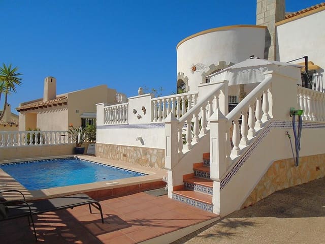Chalet de 3 habitaciones en Villamartín - Las Filipinas, Orihuela en venta con piscina garaje - 375.000 € (Ref: 8589948)