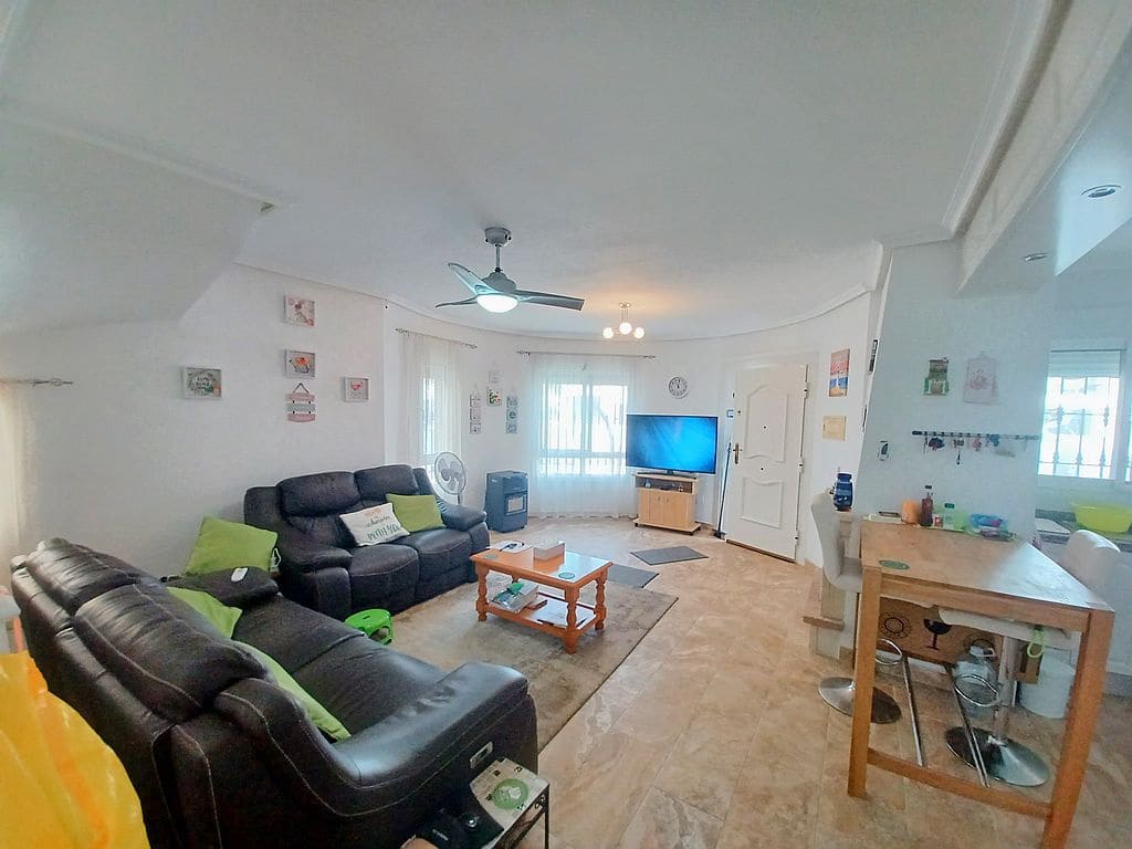 Chalet de 3 habitaciones en Pilar de la Horadada en venta con piscina garaje - 260.000 € (Ref: 8680971)