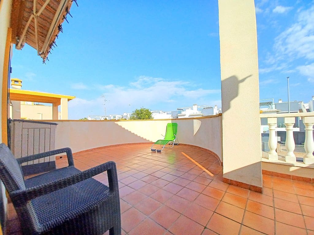 Chalet de 3 habitaciones en Pilar de la Horadada en venta con piscina garaje - 260.000 € (Ref: 8680971)
