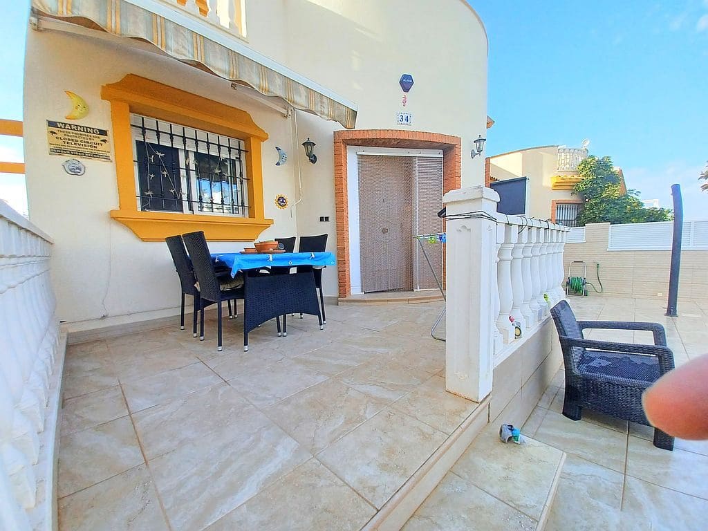 Chalet de 3 habitaciones en Pilar de la Horadada en venta con piscina garaje - 260.000 € (Ref: 8680971)