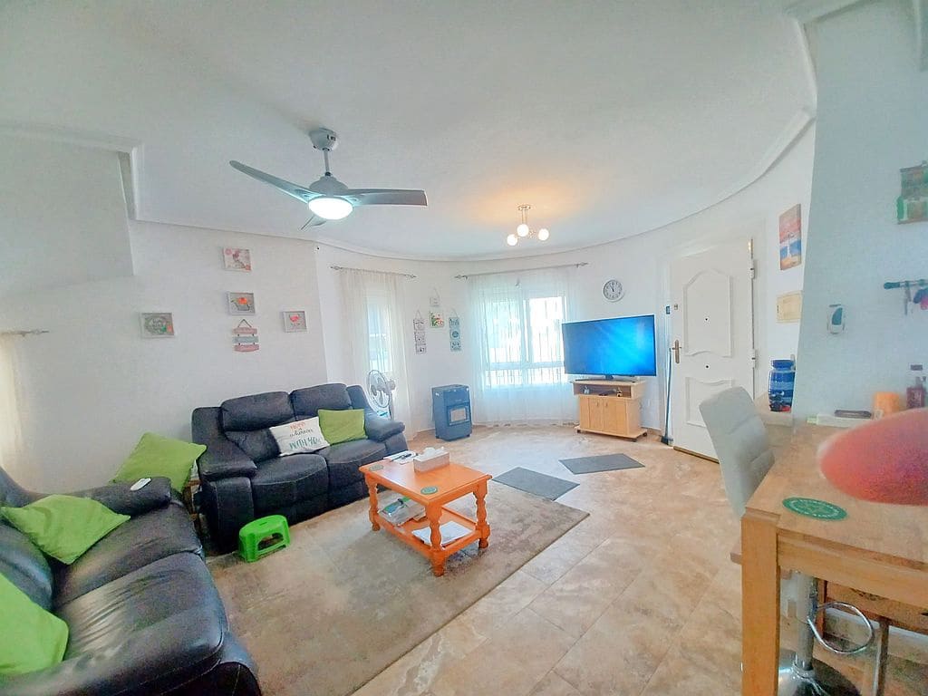 Chalet de 3 habitaciones en Pilar de la Horadada en venta con piscina garaje - 260.000 € (Ref: 8680971)