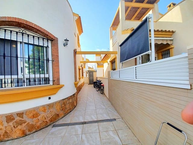 Chalet de 3 habitaciones en Pilar de la Horadada ciudad, Pilar de la Horadada en venta con piscina garaje - 260.000 € (Ref: 8680971)