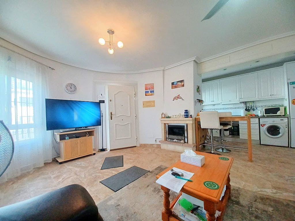 Chalet de 3 habitaciones en Pilar de la Horadada en venta con piscina garaje - 260.000 € (Ref: 8680971)