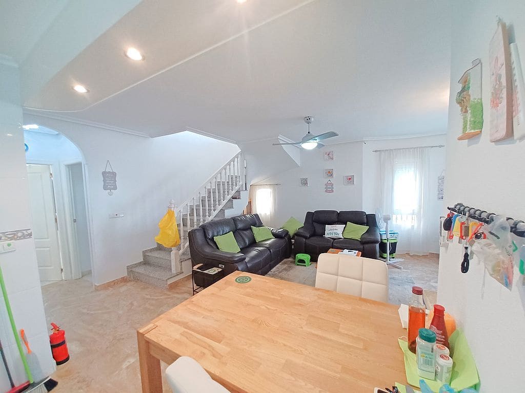 Chalet de 3 habitaciones en Pilar de la Horadada en venta con piscina garaje - 260.000 € (Ref: 8680971)