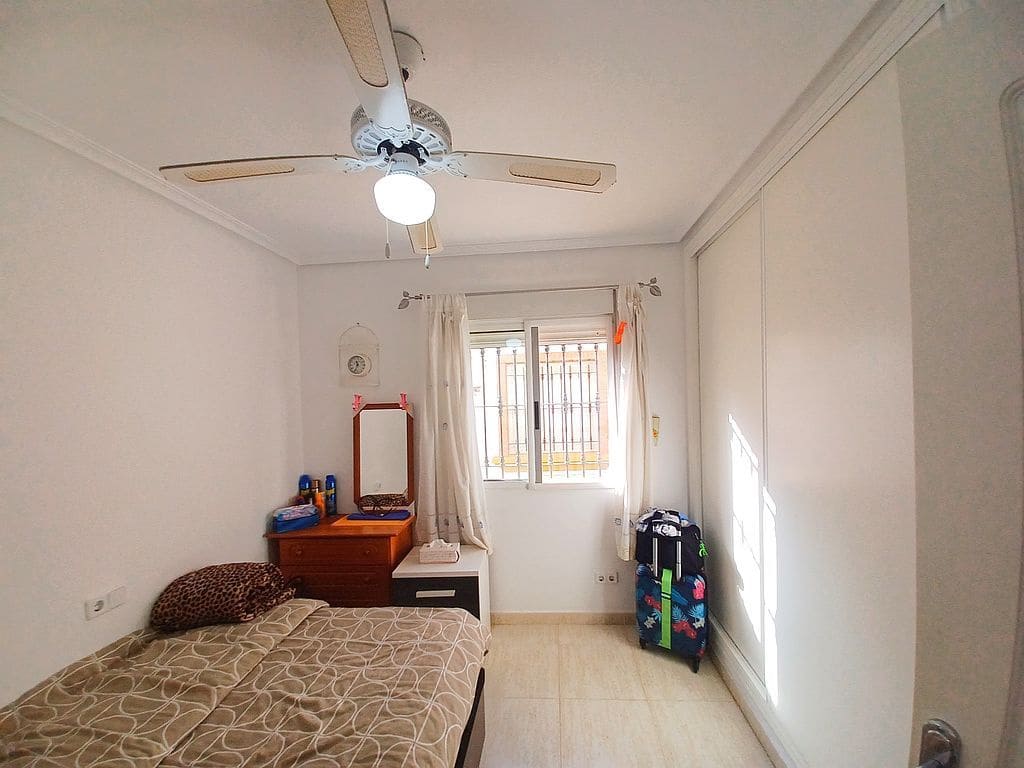 Chalet de 3 habitaciones en Pilar de la Horadada en venta con piscina garaje - 260.000 € (Ref: 8680971)