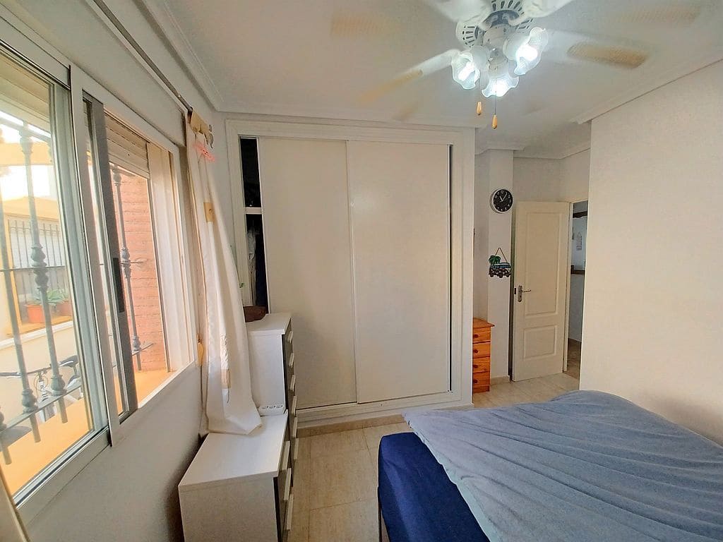 Chalet de 3 habitaciones en Pilar de la Horadada en venta con piscina garaje - 260.000 € (Ref: 8680971)