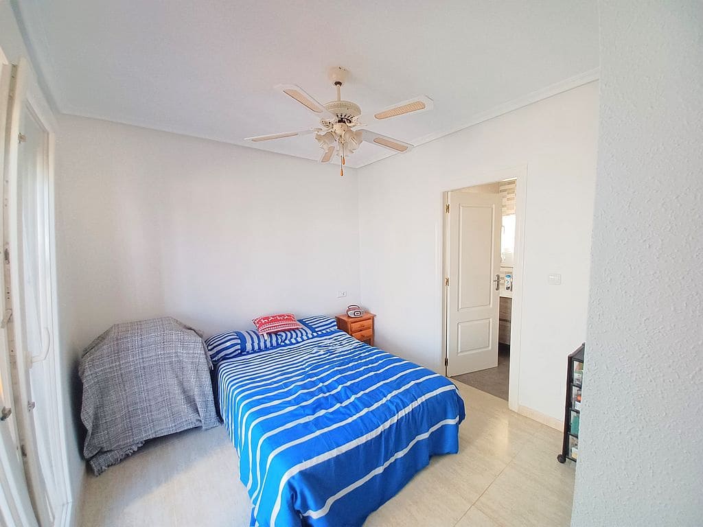 Chalet de 3 habitaciones en Pilar de la Horadada en venta con piscina garaje - 260.000 € (Ref: 8680971)