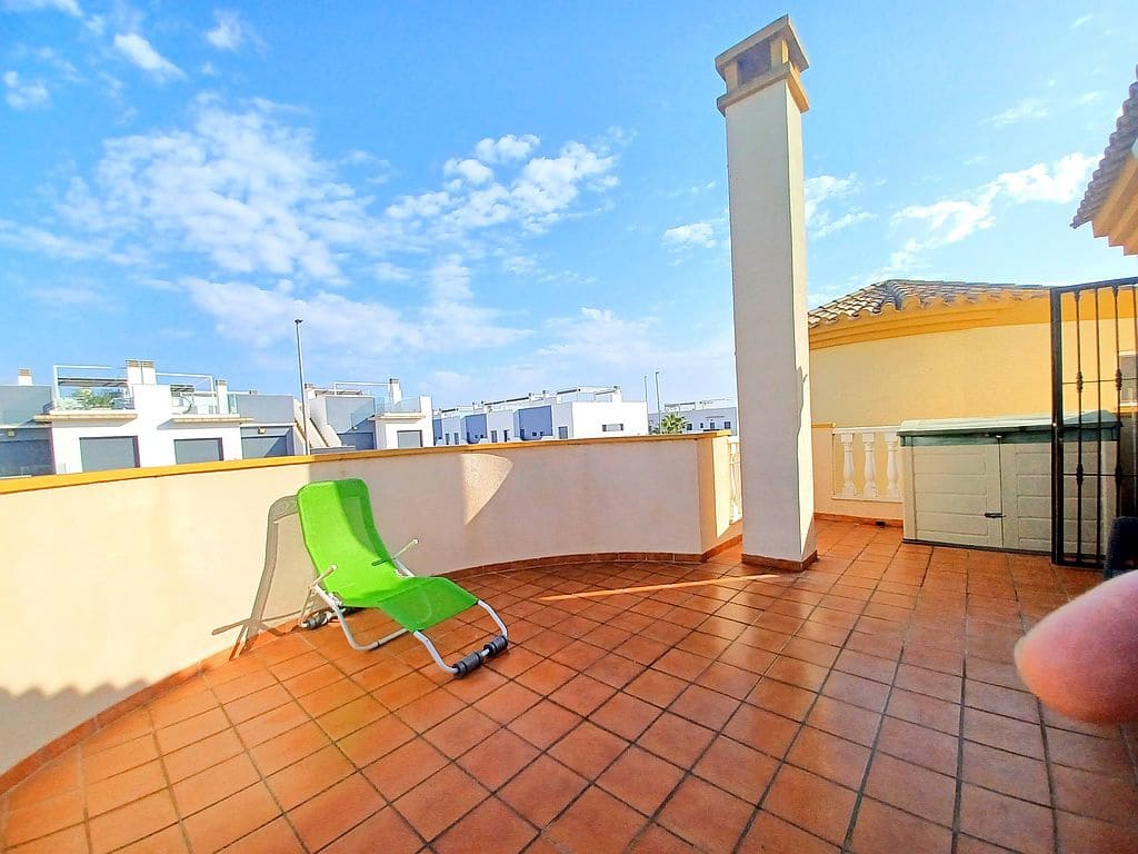 Chalet de 3 habitaciones en Pilar de la Horadada en venta con piscina garaje - 260.000 € (Ref: 8680971)