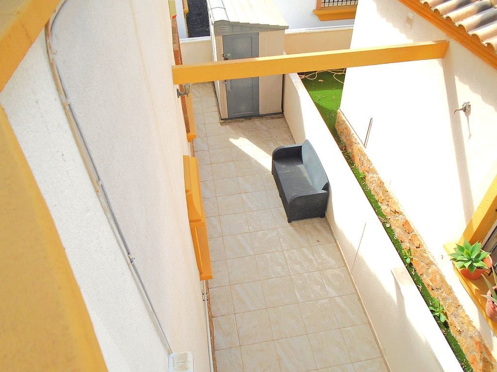 Chalet de 3 habitaciones en Pilar de la Horadada en venta con piscina garaje - 260.000 € (Ref: 8680971)
