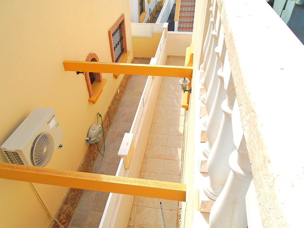 Chalet de 3 habitaciones en Pilar de la Horadada en venta con piscina garaje - 260.000 € (Ref: 8680971)