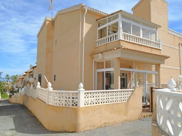 3 soveværelse Byhus til salg i Filipinas - € 195.000 (Ref: 8891744)