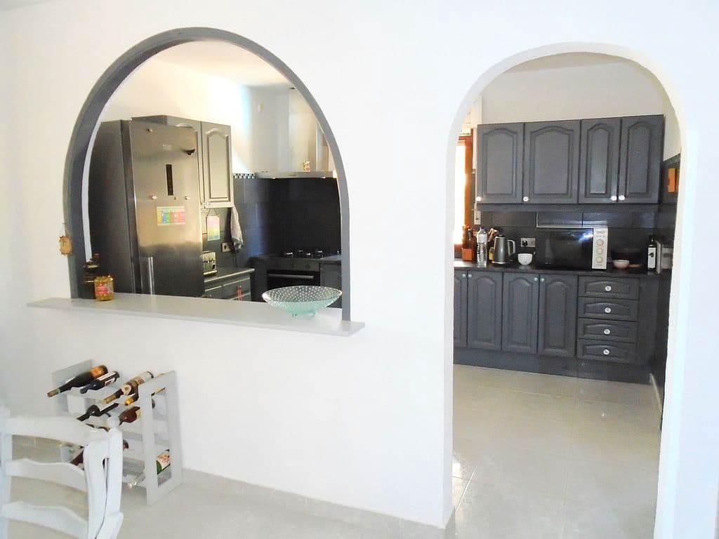 6 soveværelse Rækkehus til salg i Filipinas med swimmingpool garage - € 450.000 (Ref: 8989704)