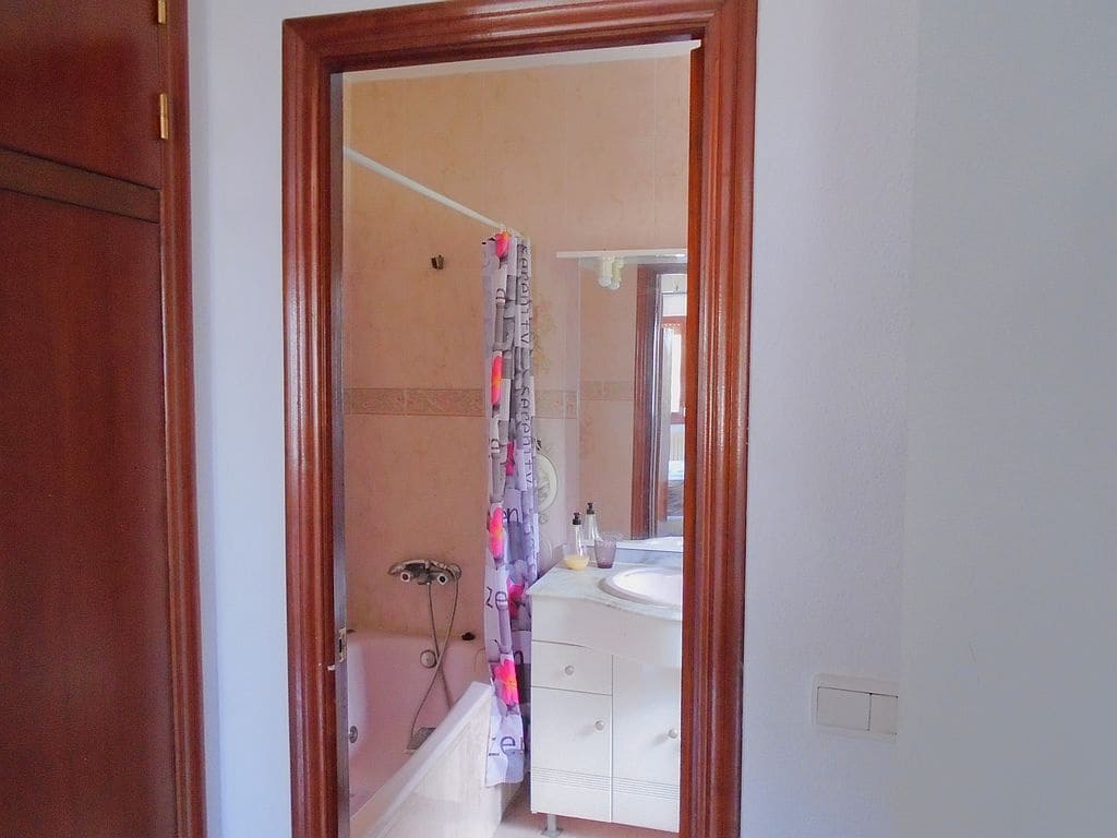 6 soveværelse Rækkehus til salg i Filipinas med swimmingpool garage - € 450.000 (Ref: 8989704)