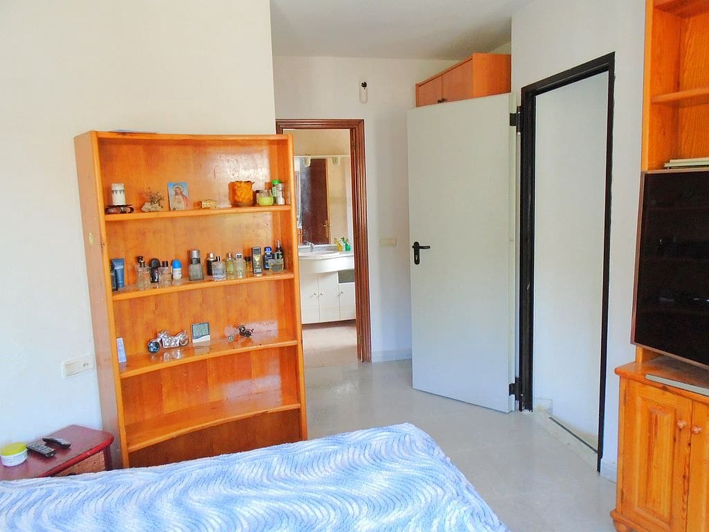 6 soveværelse Rækkehus til salg i Filipinas med swimmingpool garage - € 450.000 (Ref: 8989704)