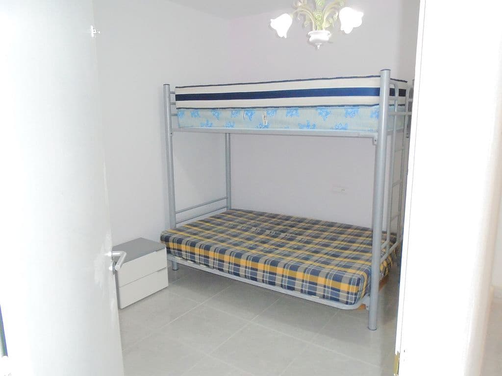 6 soveværelse Rækkehus til salg i Filipinas med swimmingpool garage - € 450.000 (Ref: 8989704)