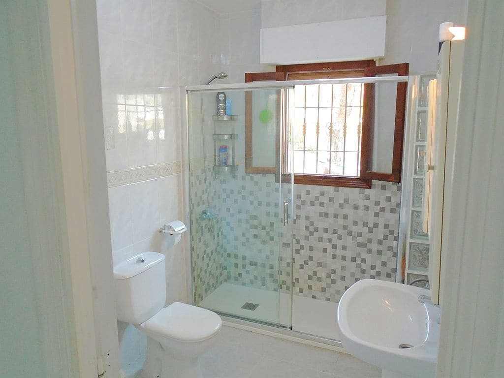 6 soveværelse Rækkehus til salg i Filipinas med swimmingpool garage - € 450.000 (Ref: 8989704)