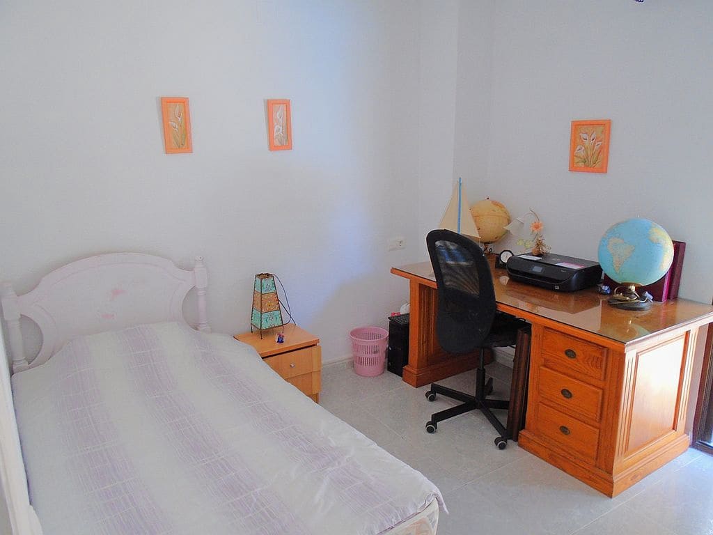 6 soveværelse Rækkehus til salg i Filipinas med swimmingpool garage - € 450.000 (Ref: 8989704)