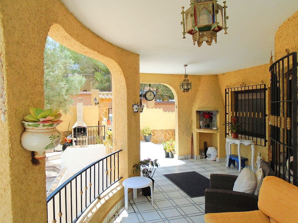 6 soveværelse Rækkehus til salg i Filipinas med swimmingpool garage - € 450.000 (Ref: 8989704)