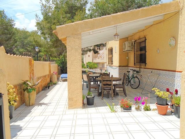 6 chambre Villa/Maison Mitoyenne à vendre à Las Filipinas avec piscine garage - 450 000 € (Ref: 8989704)