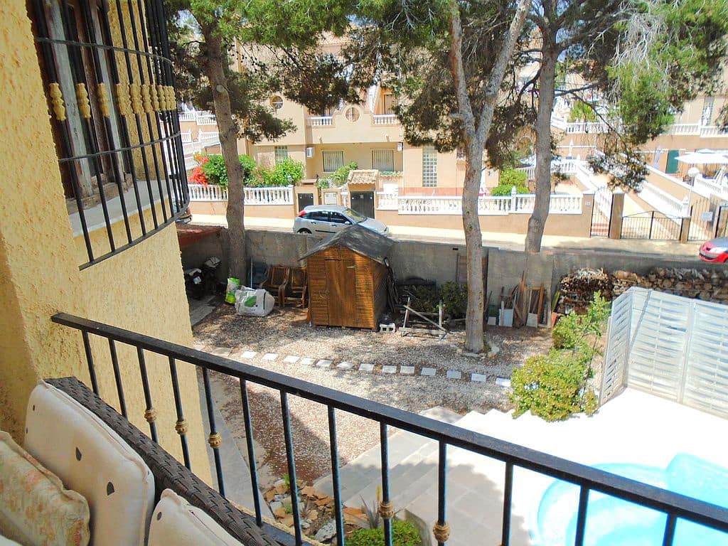 6 soveværelse Rækkehus til salg i Filipinas med swimmingpool garage - € 450.000 (Ref: 8989704)