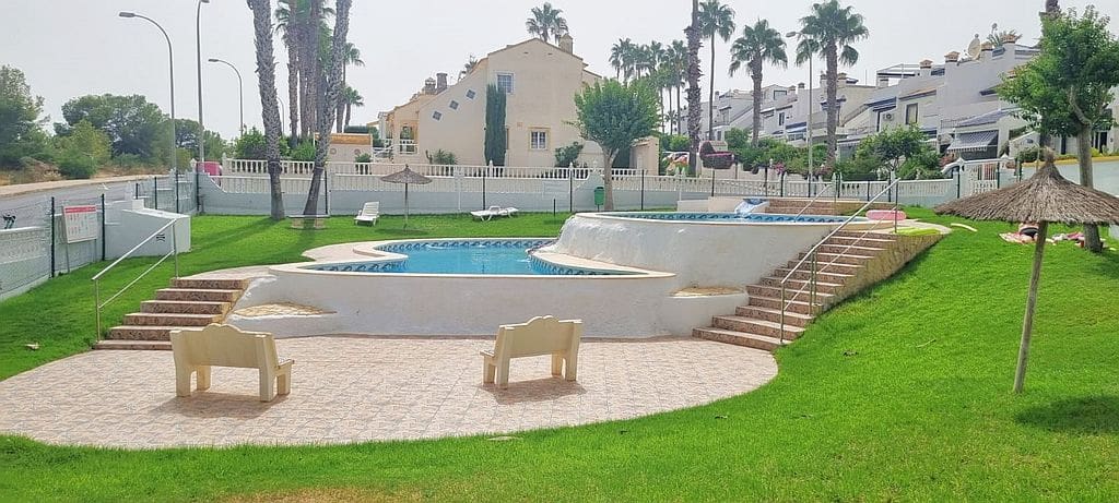 3 soveværelse Byhus til salg i Villamartin med swimmingpool garage - € 260.000 (Ref: 9193069)