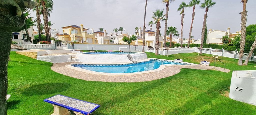 3 soveværelse Byhus til salg i Villamartin med swimmingpool garage - € 260.000 (Ref: 9193069)