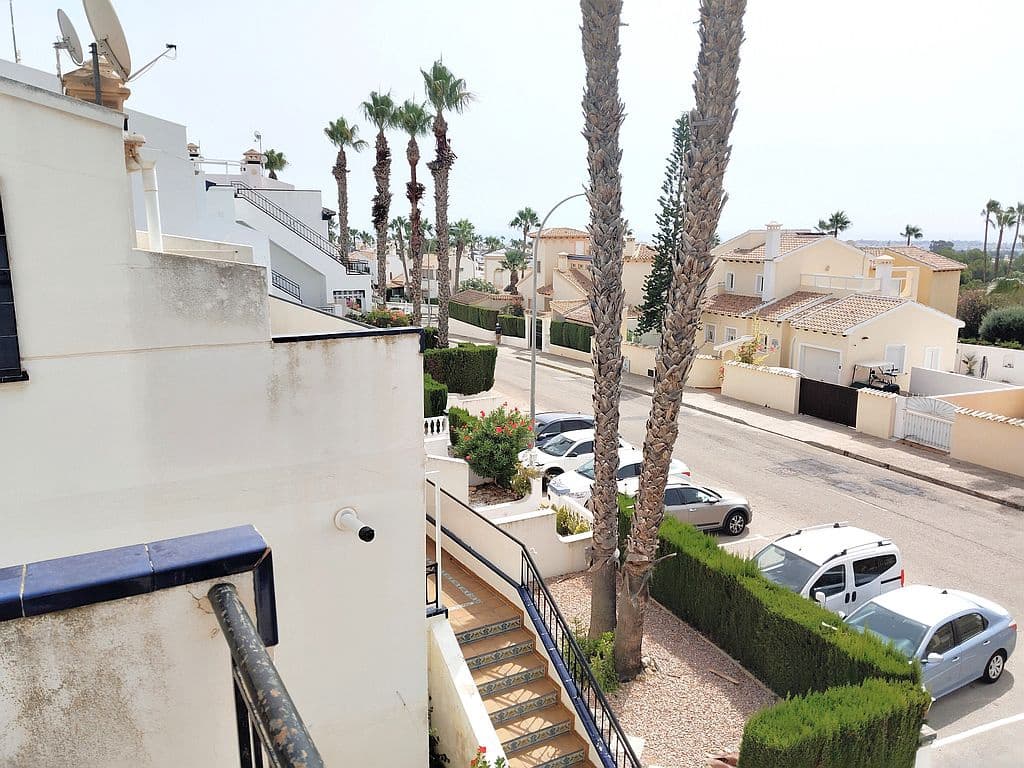 3 soveværelse Byhus til salg i Villamartin med swimmingpool garage - € 260.000 (Ref: 9193069)