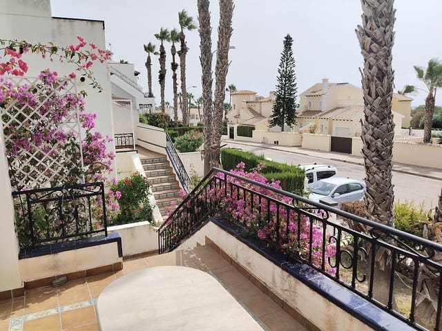 3 bedroom Townhouse for sale in Villamartin, Orihuela with pool garage - € 260,000 (Ref: 9193069)