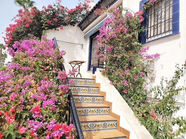 3 bedroom Townhouse for sale in Villamartin, Orihuela with pool garage - € 260,000 (Ref: 9193069)